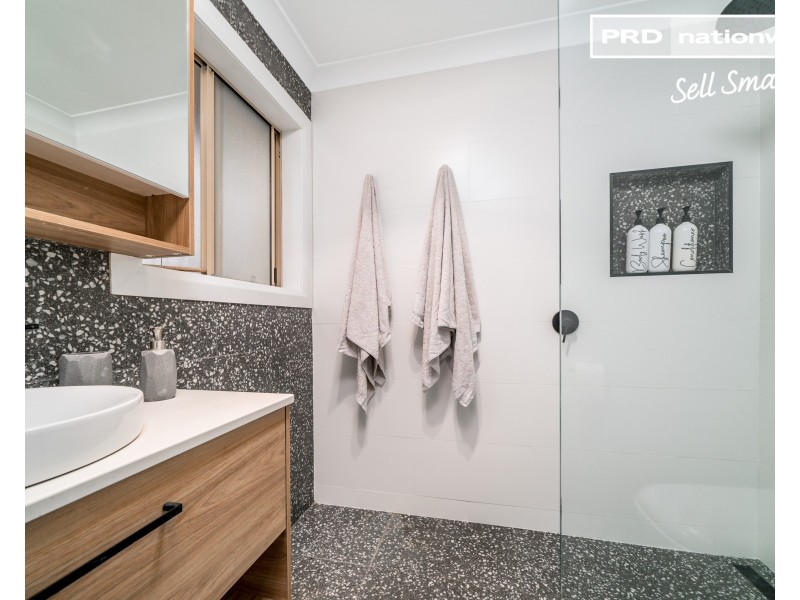 10 Ellwood Close, Bourkelands NSW 2650