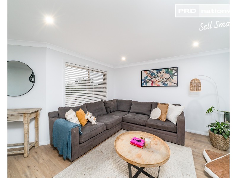 10 Ellwood Close, Bourkelands NSW 2650