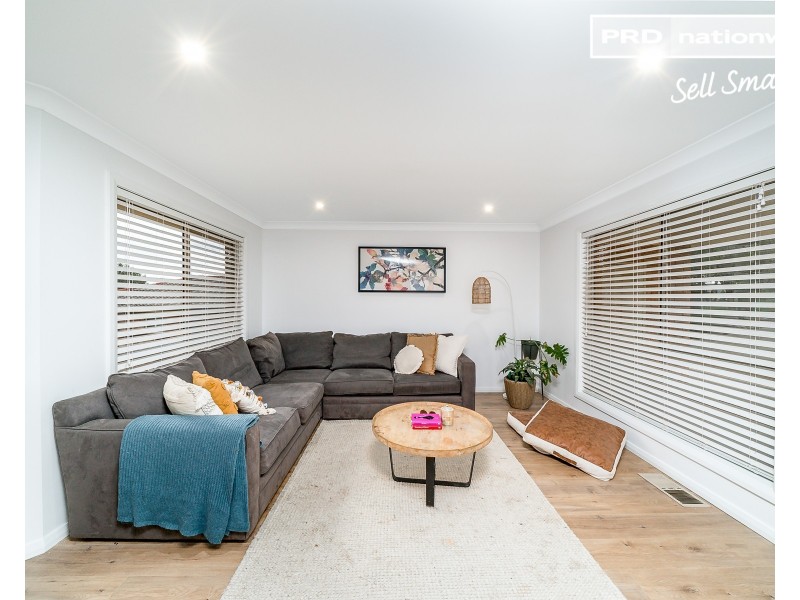 10 Ellwood Close, Bourkelands NSW 2650