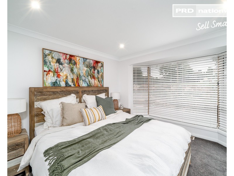 10 Ellwood Close, Bourkelands NSW 2650