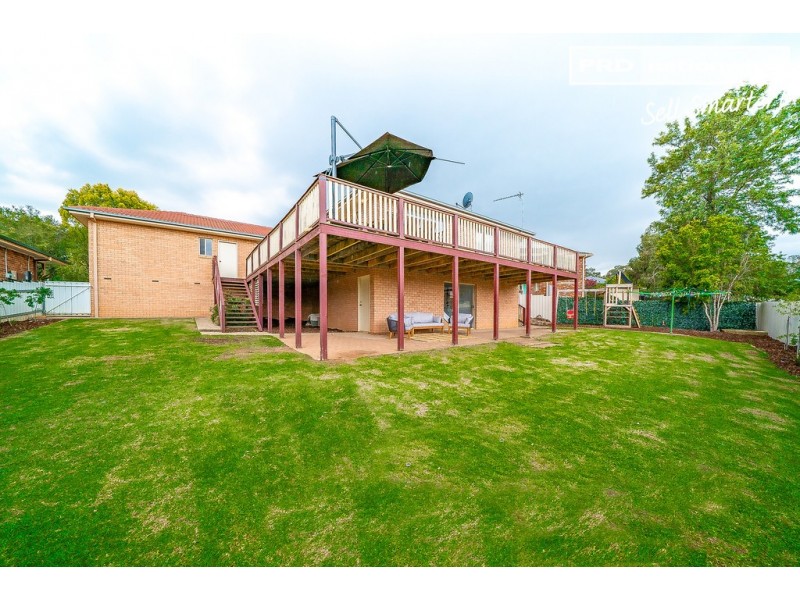 10 Ellwood Close, Bourkelands NSW 2650