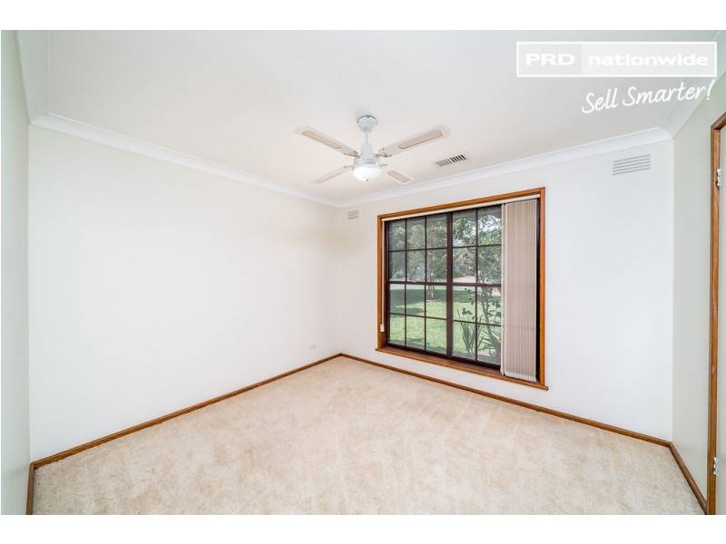 26 Balmoral Crescent, Lake Albert NSW 2650