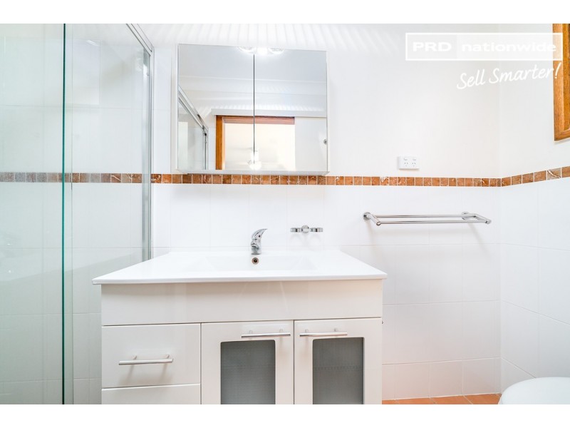 26 Balmoral Crescent, Lake Albert NSW 2650