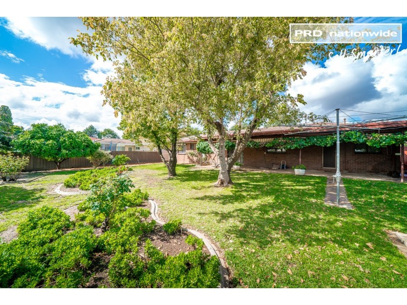 26 Balmoral Crescent, Lake Albert NSW 2650