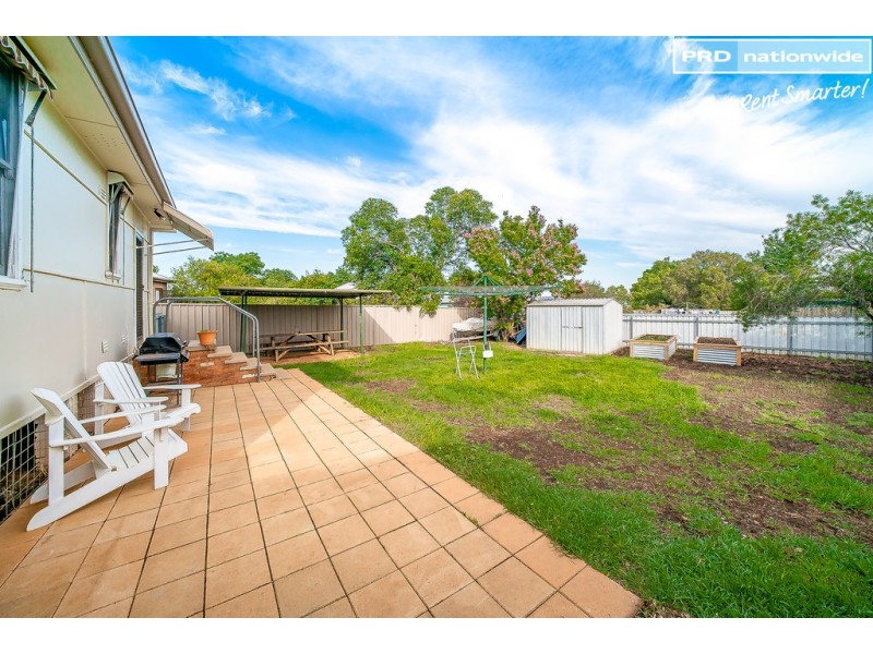 26 Northcott Parade, Mount Austin NSW 2650