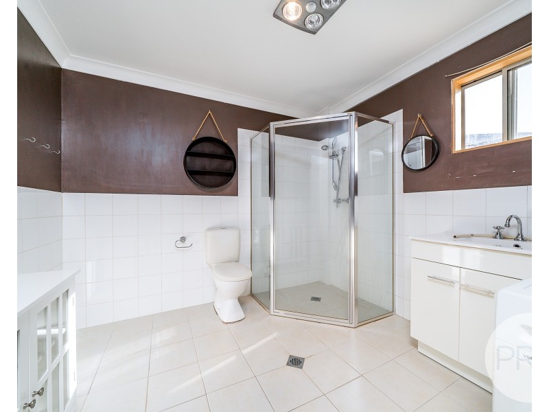 6 Bell Gum Place, Lake Albert NSW 2650