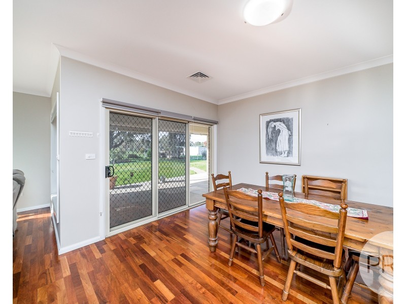 6 Bell Gum Place, Lake Albert NSW 2650