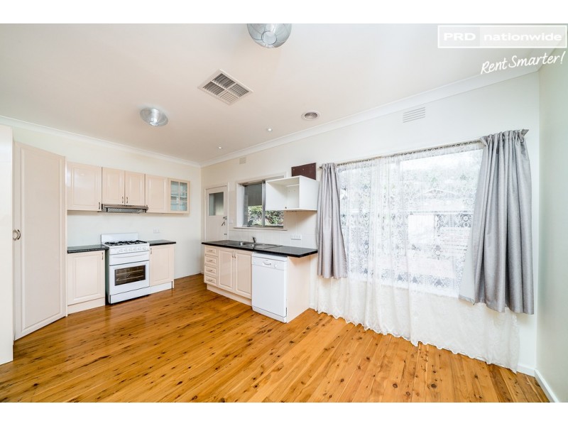 66 Meadow Street, Kooringal NSW 2650