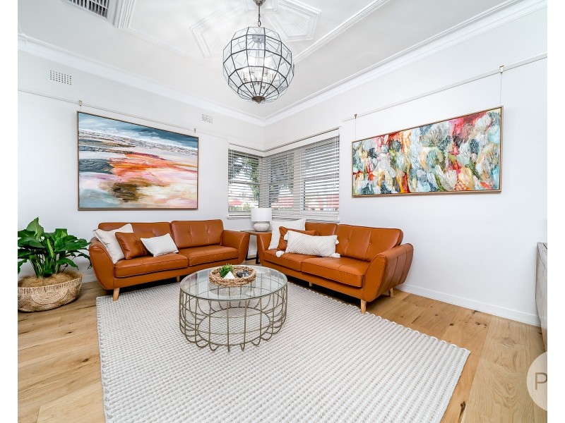 27 Dobbs Street, Wagga Wagga NSW 2650