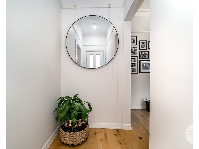 27 Dobbs Street, Wagga Wagga NSW 2650