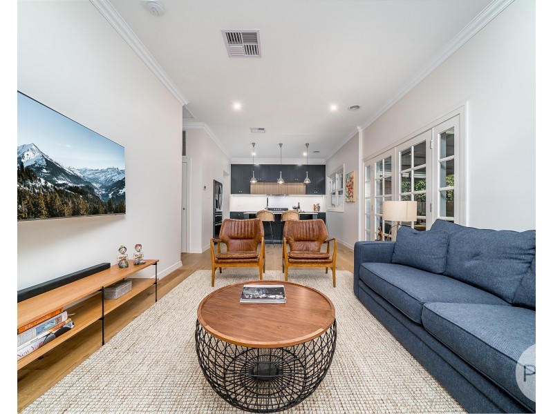 27 Dobbs Street, Wagga Wagga NSW 2650