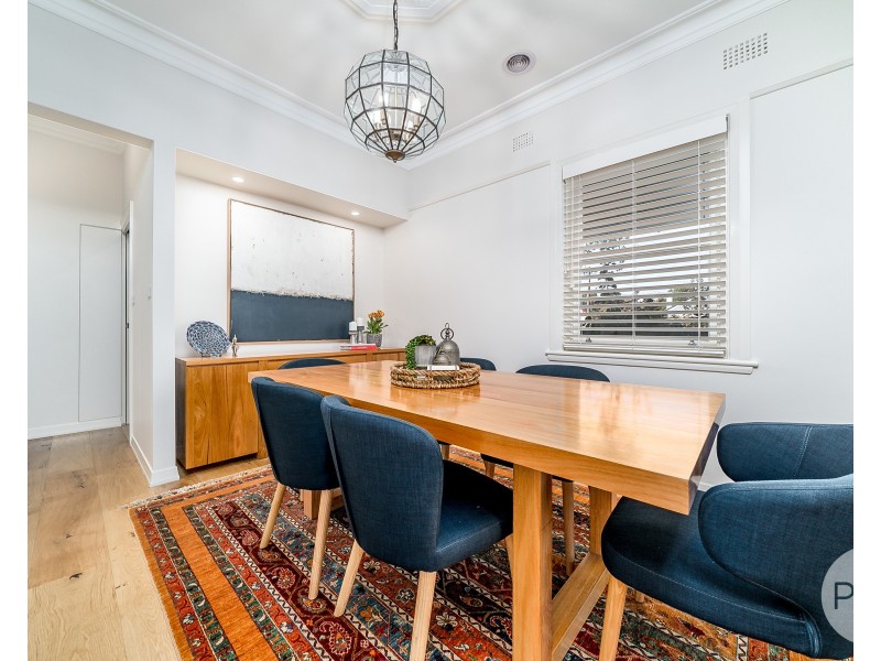 27 Dobbs Street, Wagga Wagga NSW 2650