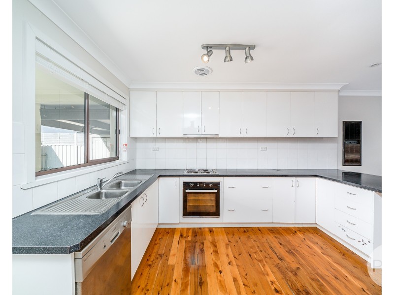 119 Main Street, Lake Albert NSW 2650
