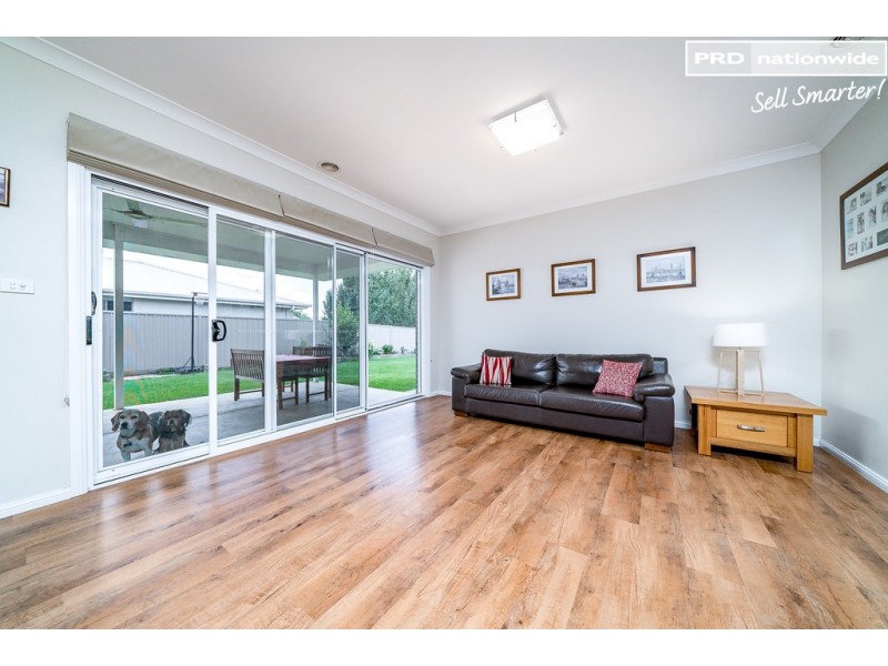 72 Messenger Avenue, Boorooma NSW 2650