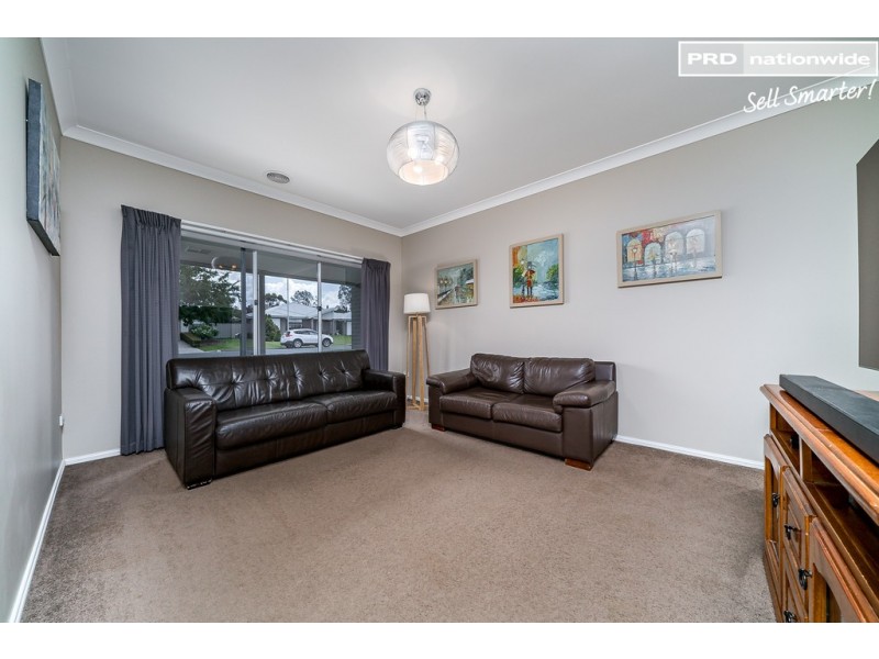 72 Messenger Avenue, Boorooma NSW 2650