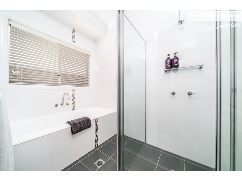 72 Messenger Avenue, Boorooma NSW 2650