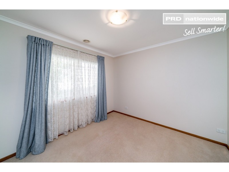 104 Kaloona Drive, Bourkelands NSW 2650