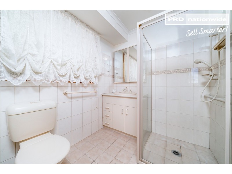 104 Kaloona Drive, Bourkelands NSW 2650