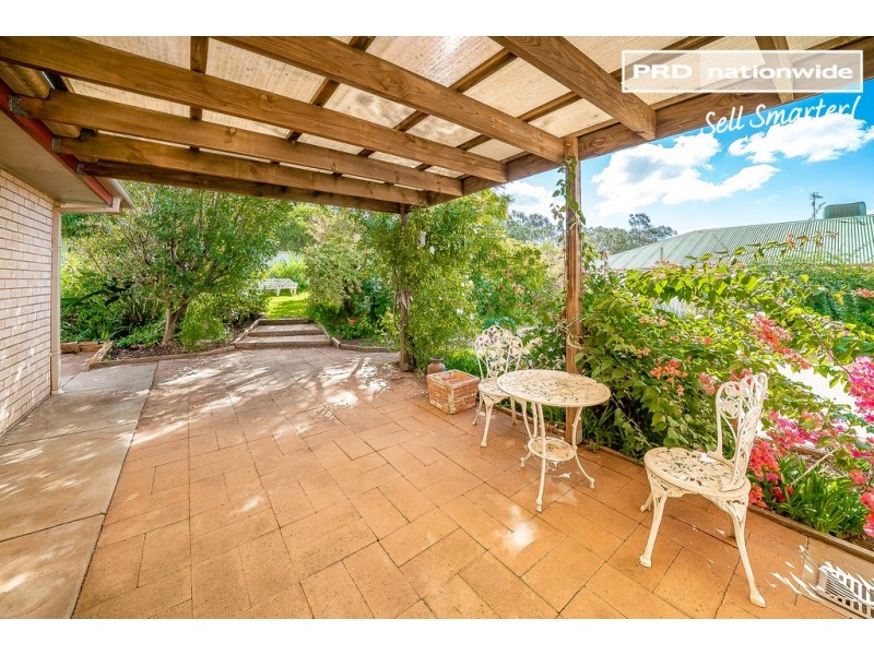 104 Kaloona Drive, Bourkelands NSW 2650