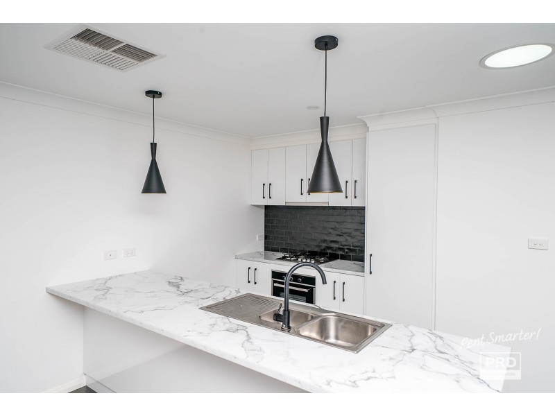 1/34 Lindsay Street, Turvey Park NSW 2650
