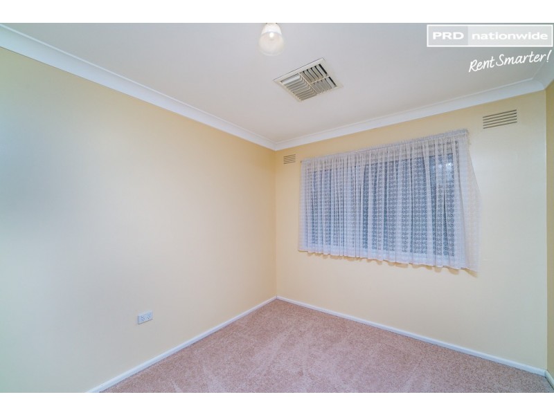 5 Cutler Avenue, Kooringal NSW 2650