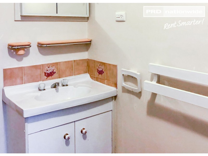 7/26 Ashmont Avenue, Tolland NSW 2650