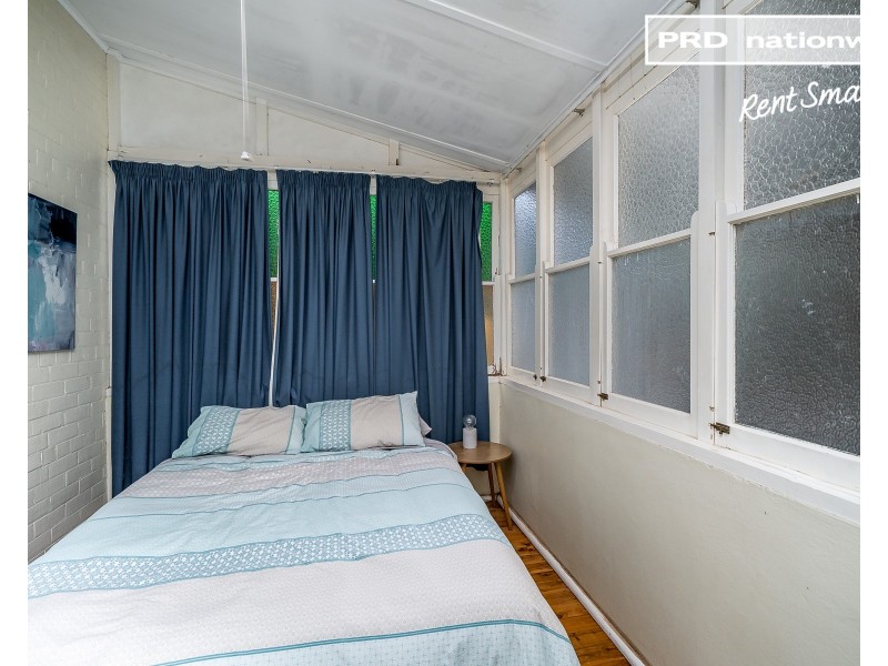 16A Lindsay Street, Turvey Park NSW 2650