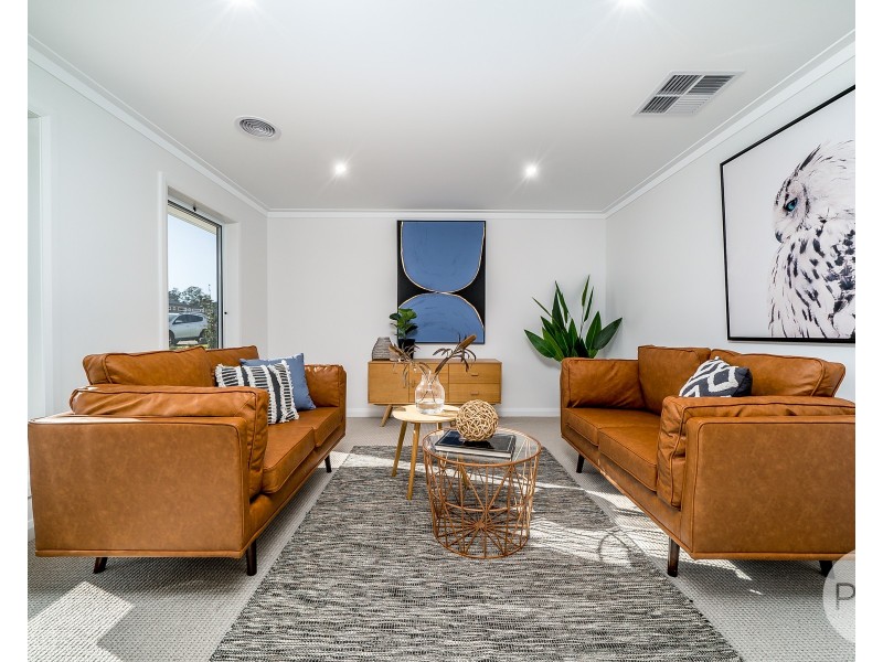 13 Wiveon Street, Gobbagombalin NSW 2650