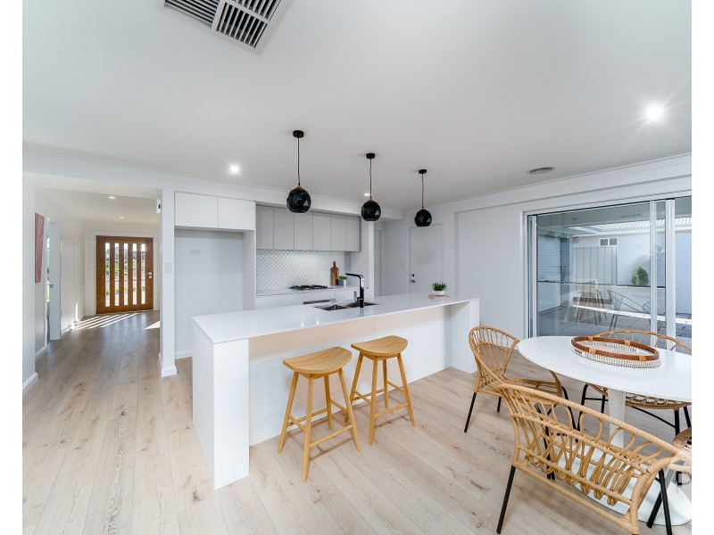 13 Wiveon Street, Gobbagombalin NSW 2650