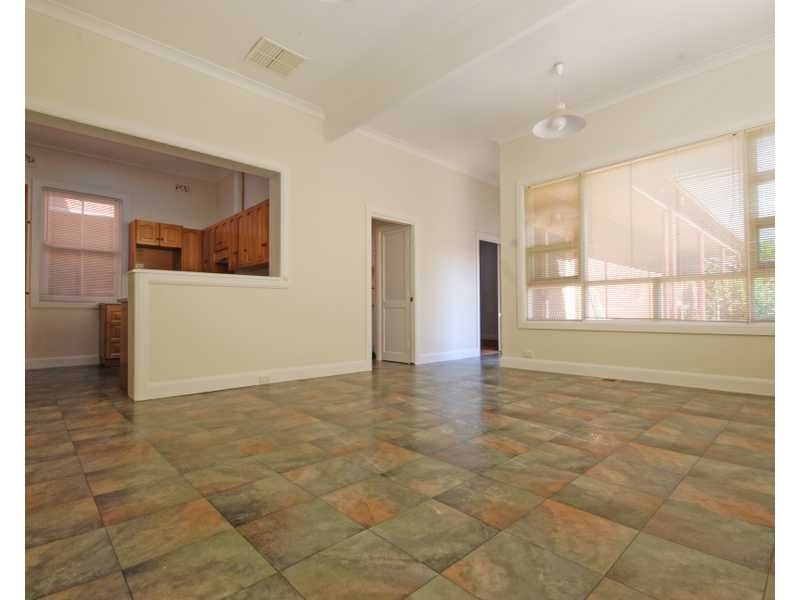 90 Peter Street, Wagga Wagga NSW 2650