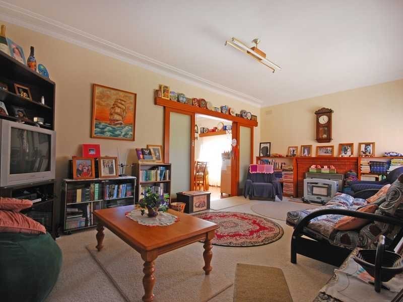 220 Bourke Street, Tolland NSW 2650