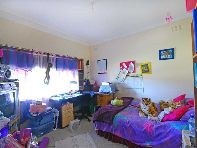 220 Bourke Street, Tolland NSW 2650