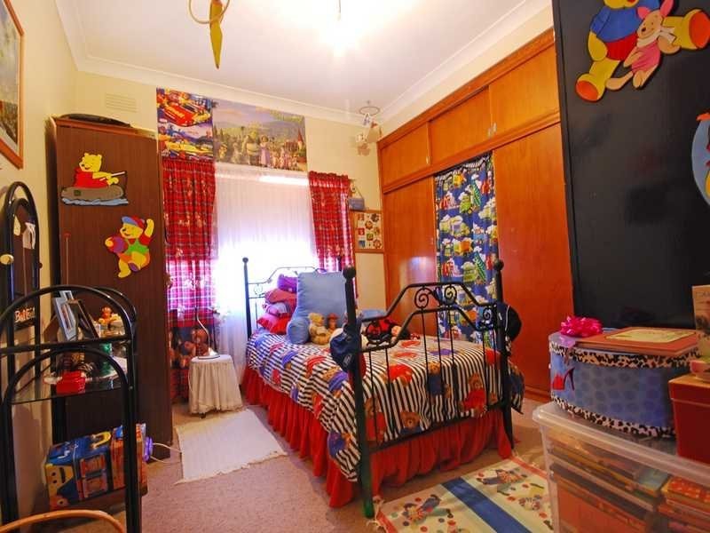 220 Bourke Street, Tolland NSW 2650