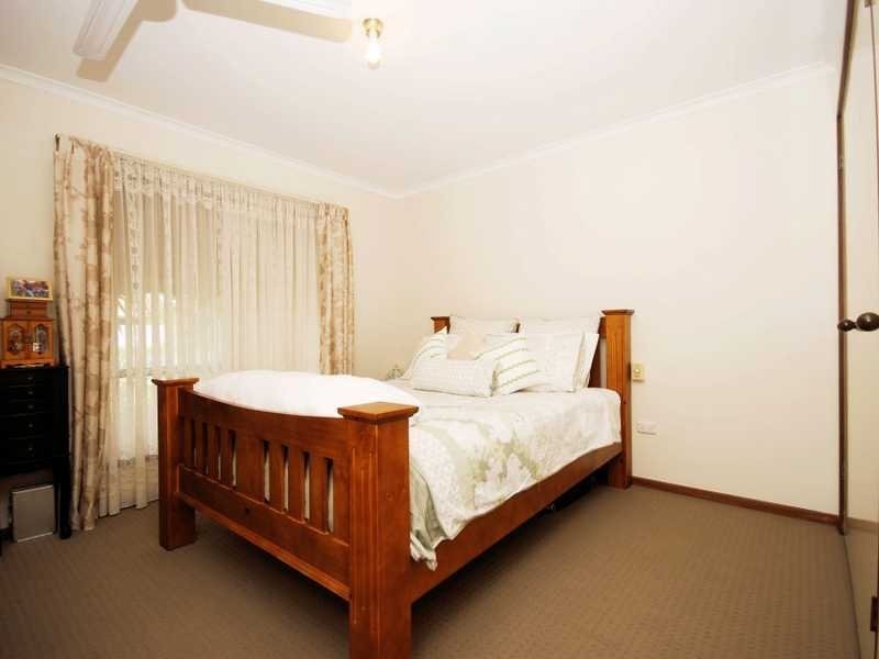 15 Darri Street, Glenfield Park NSW 2650