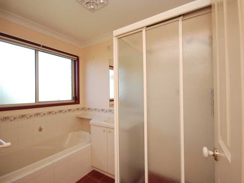 9B Stellway Close, Kooringal NSW 2650