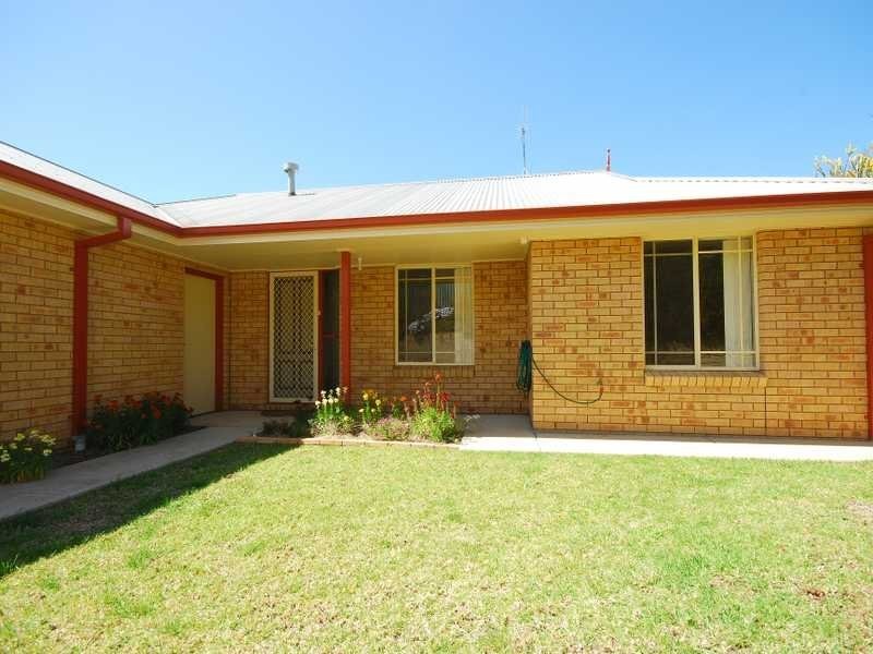9B Stellway Close, Kooringal NSW 2650