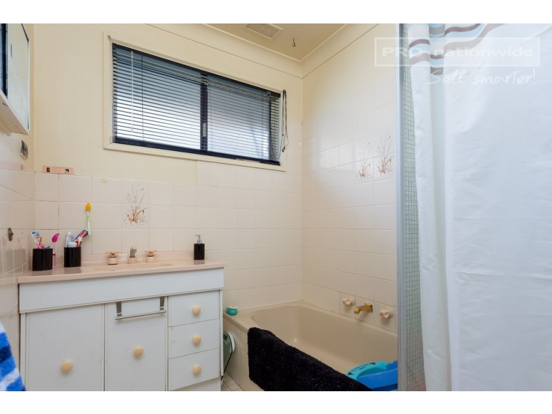 36 Maple Road, Lake Albert NSW 2650