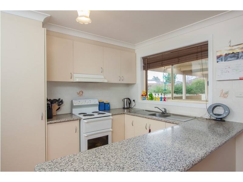 11 Otama Street, Glenfield Park NSW 2650