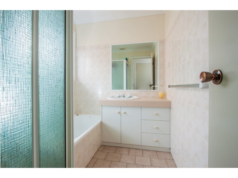 11 Otama Street, Glenfield Park NSW 2650