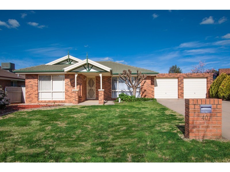 40 Kaldari Crescent, Glenfield Park NSW 2650