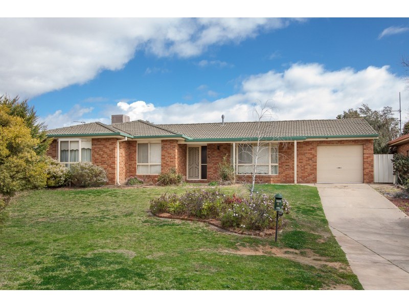 5 Shiralee Place, Estella NSW 2650