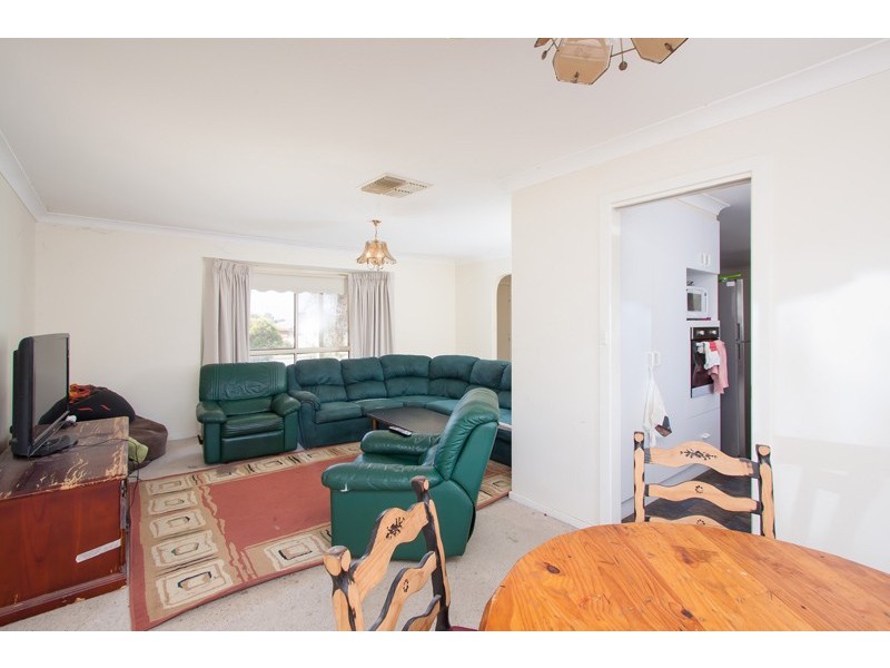 5 Shiralee Place, Estella NSW 2650