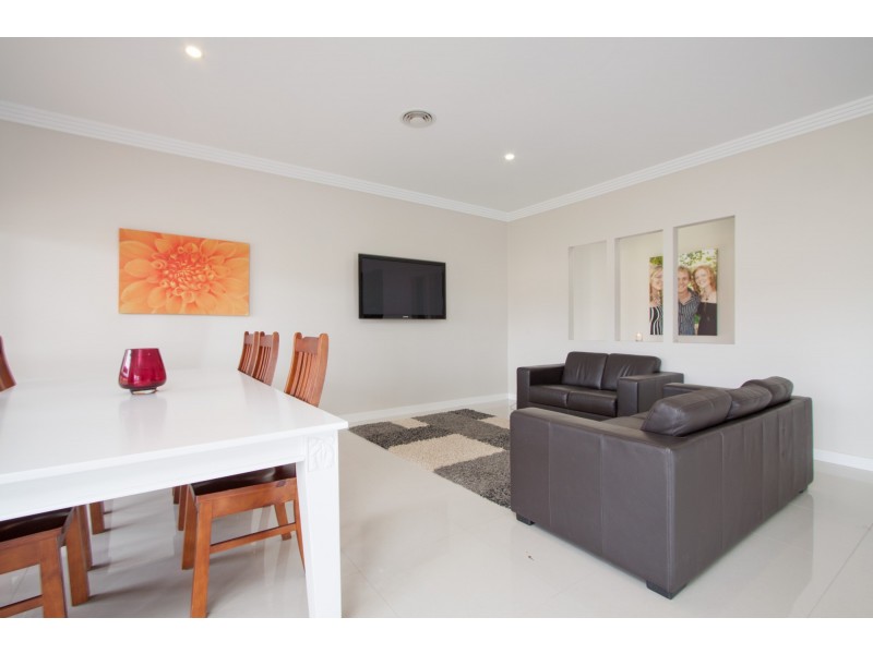 1 Hakea Drive, Coolamon NSW 2701