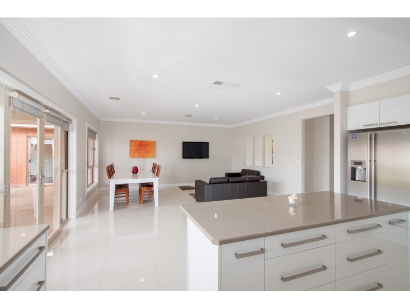 1 Hakea Drive, Coolamon NSW 2701