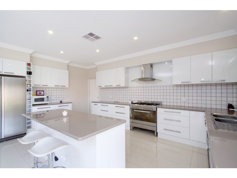 1 Hakea Drive, Coolamon NSW 2701
