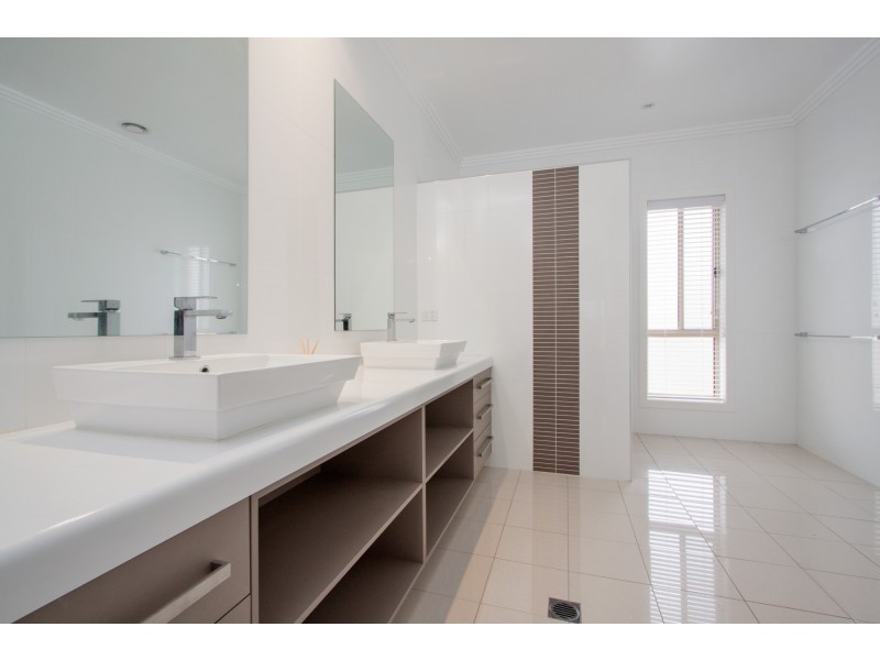 1 Hakea Drive, Coolamon NSW 2701