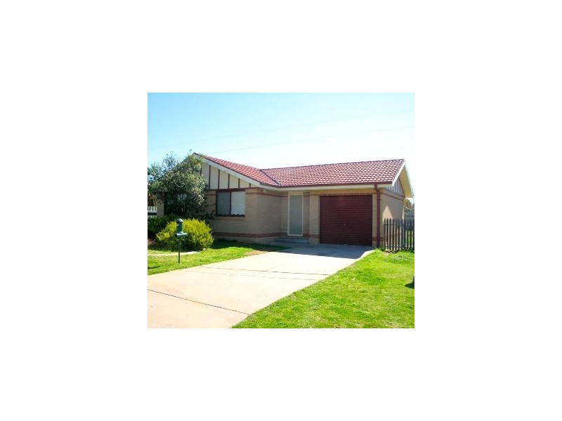 16 Girraween Mews, Glenfield Park NSW 2650