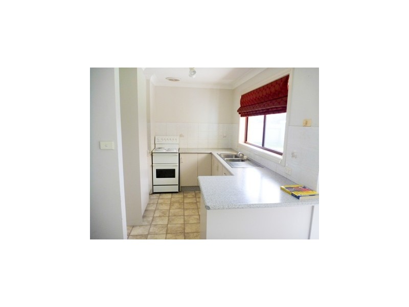 16 Girraween Mews, Glenfield Park NSW 2650