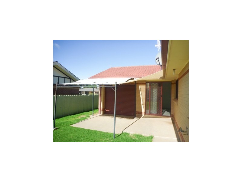 16 Girraween Mews, Glenfield Park NSW 2650