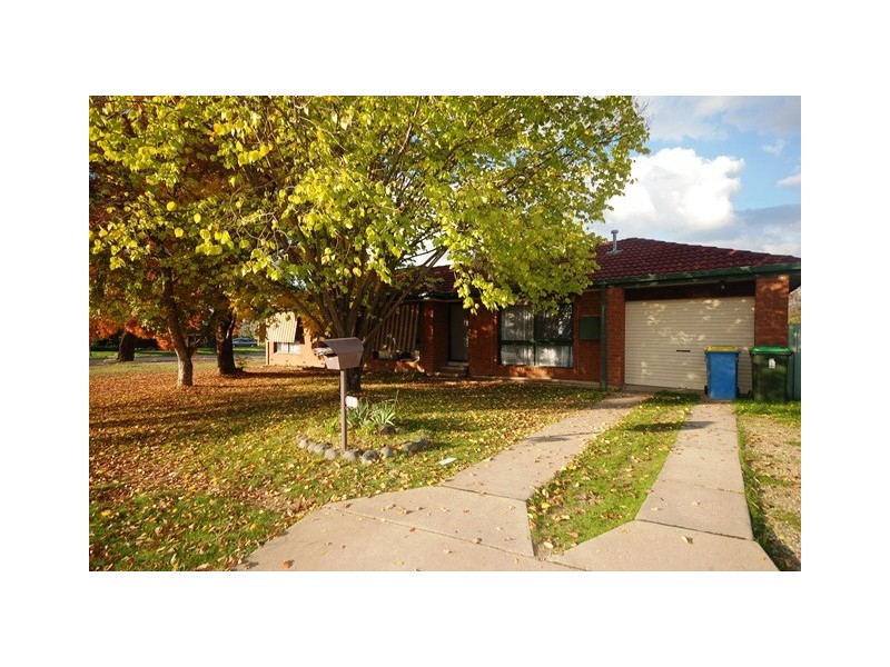 63 Undurra Drive, Glenfield Park NSW 2650